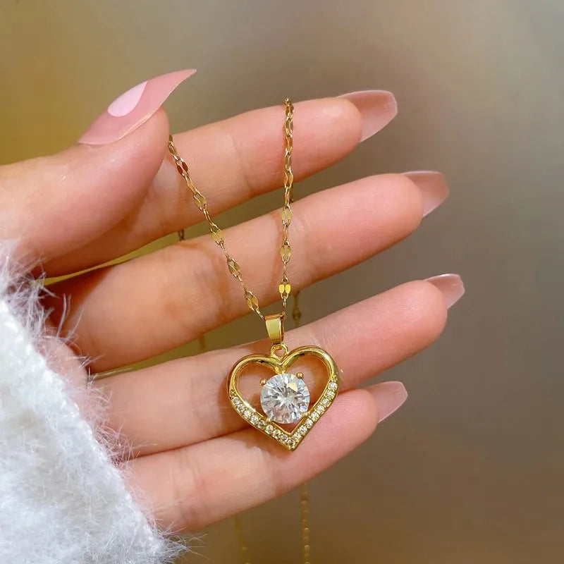 Amora Lips & Heart Necklace