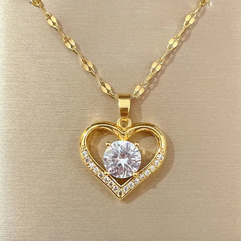 Amora Lips & Heart Necklace