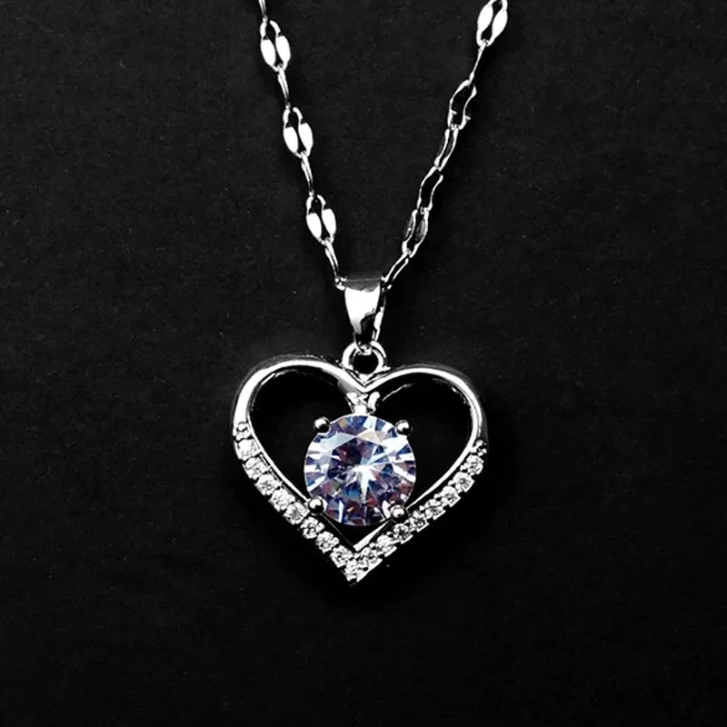 Amora Lips & Heart Necklace