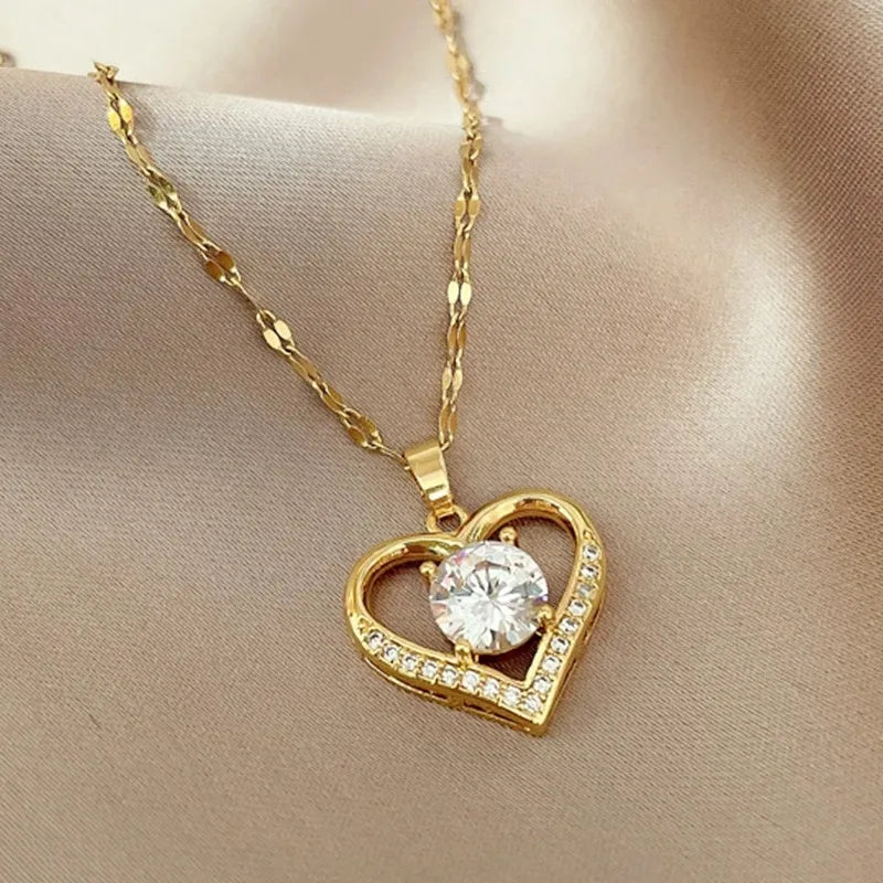 Amora Lips & Heart Necklace