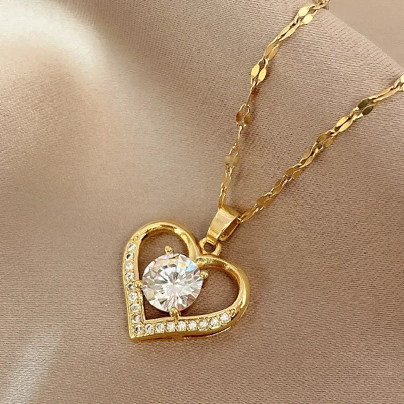 Amora Lips & Heart Necklace