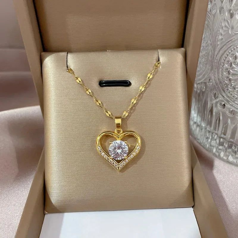 Amora Lips & Heart Necklace